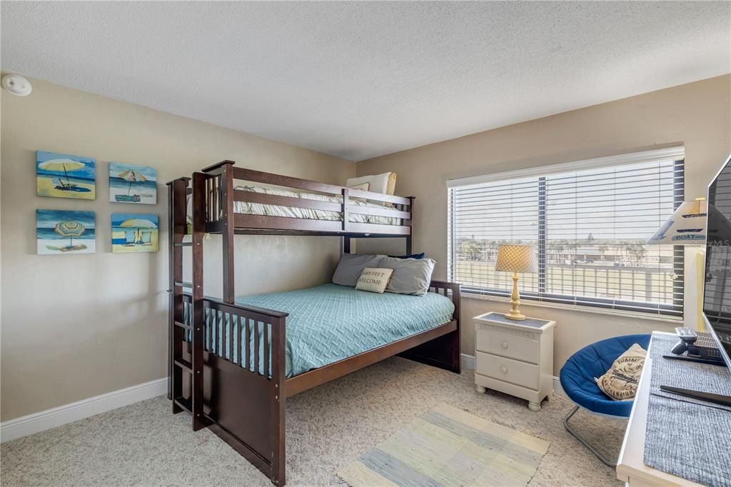 En Venta: $439,000 (2 camas, 2 baños, 944 Pies cuadrados)