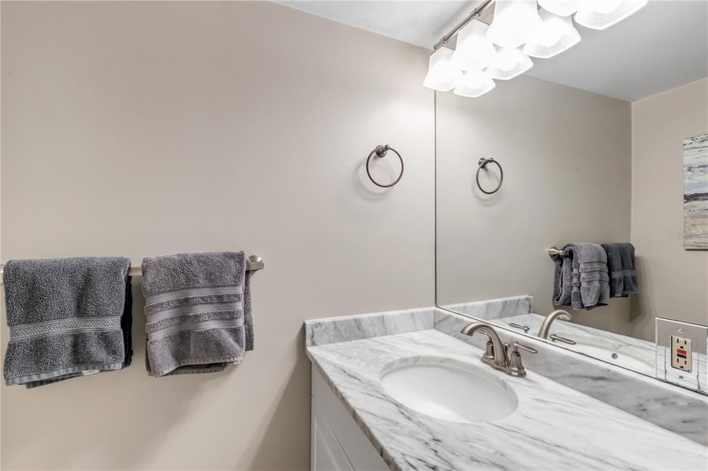 En Venta: $439,000 (2 camas, 2 baños, 944 Pies cuadrados)