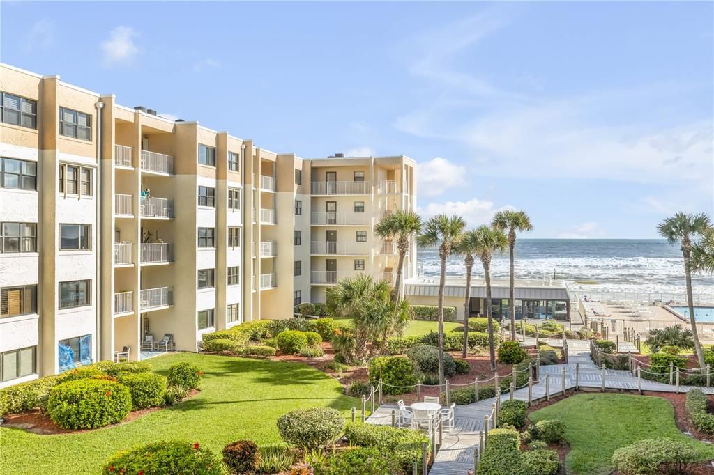 En Venta: $439,000 (2 camas, 2 baños, 944 Pies cuadrados)