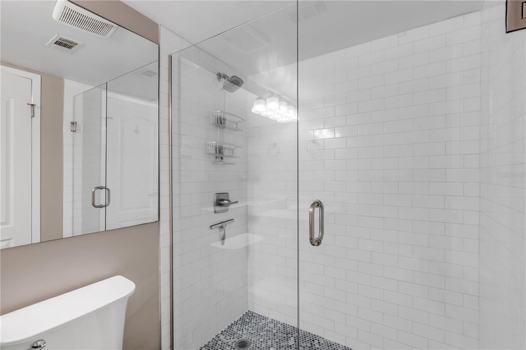 En Venta: $439,000 (2 camas, 2 baños, 944 Pies cuadrados)