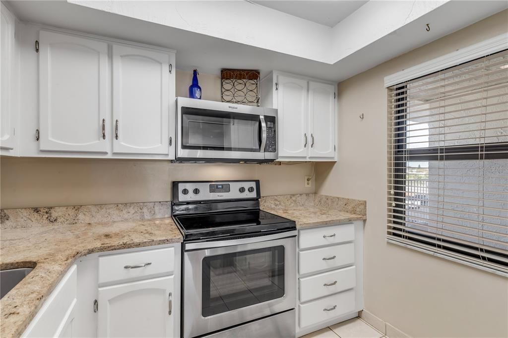 En Venta: $439,000 (2 camas, 2 baños, 944 Pies cuadrados)