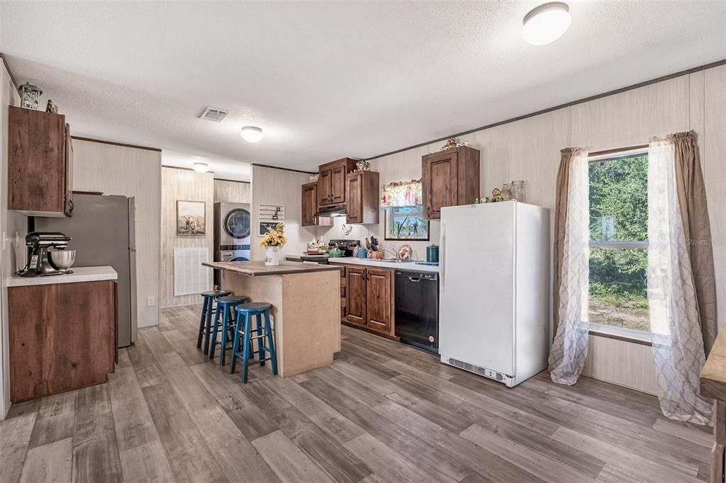 Active With Contract: $280,000 (4 beds, 2 baths, 1560 Square Feet)