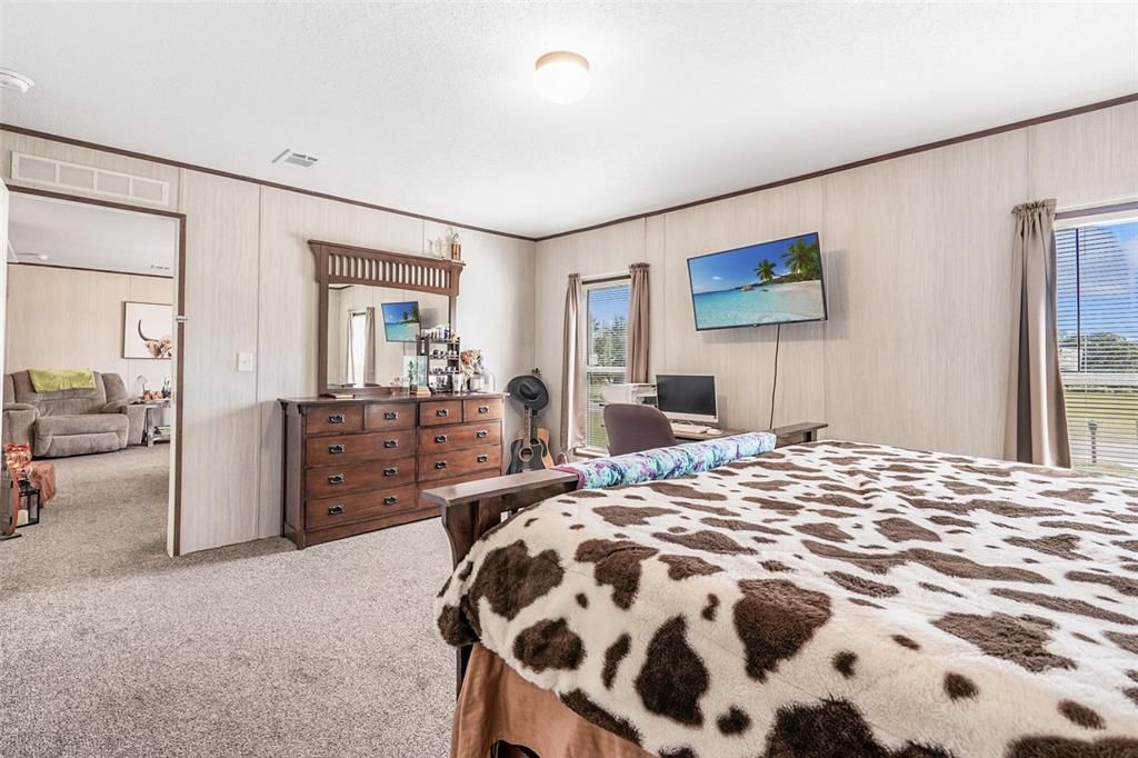 Active With Contract: $280,000 (4 beds, 2 baths, 1560 Square Feet)