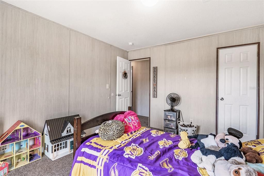 Active With Contract: $280,000 (4 beds, 2 baths, 1560 Square Feet)