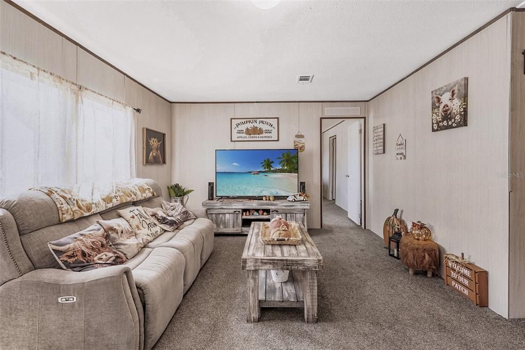 Active With Contract: $280,000 (4 beds, 2 baths, 1560 Square Feet)