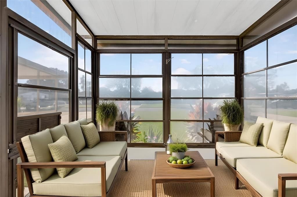 For Sale: $169,900 (2 beds, 1 baths, 936 Square Feet)