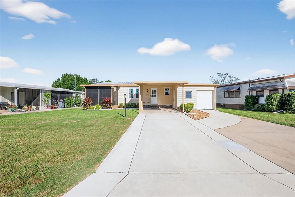 For Sale: $169,900 (2 beds, 1 baths, 936 Square Feet)