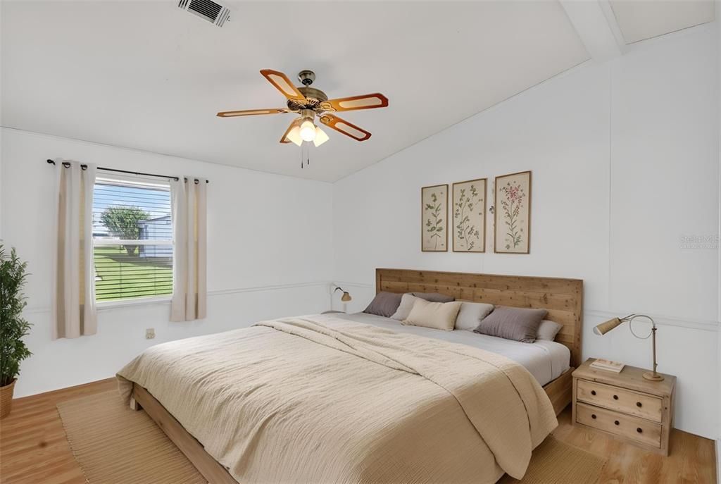 For Sale: $169,900 (2 beds, 1 baths, 936 Square Feet)