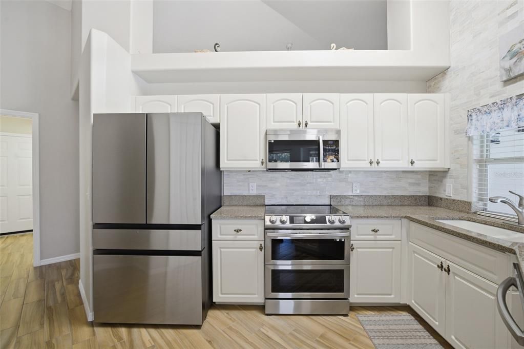 For Sale: $459,000 (2 beds, 2 baths, 1647 Square Feet)