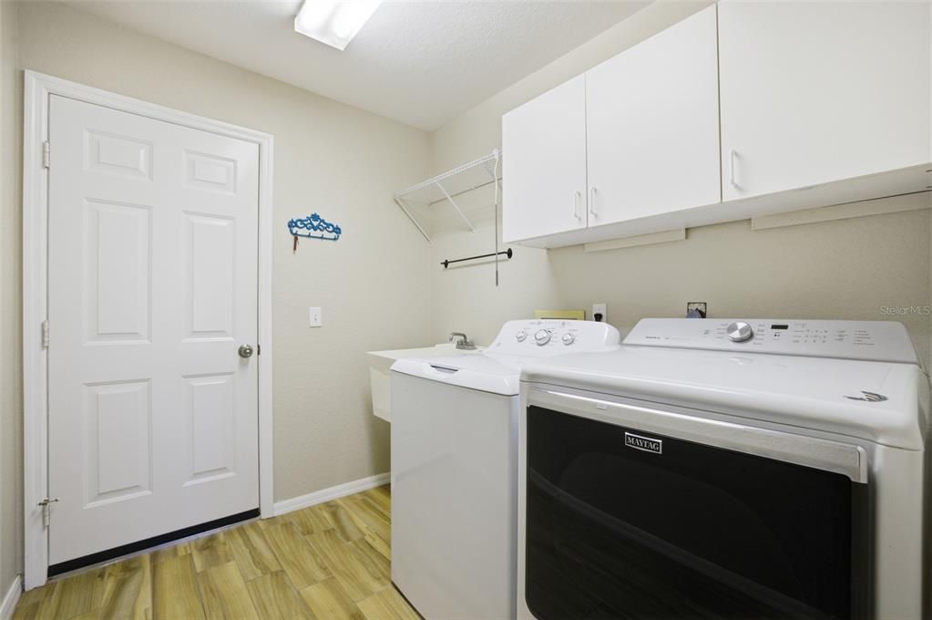For Sale: $459,000 (2 beds, 2 baths, 1647 Square Feet)