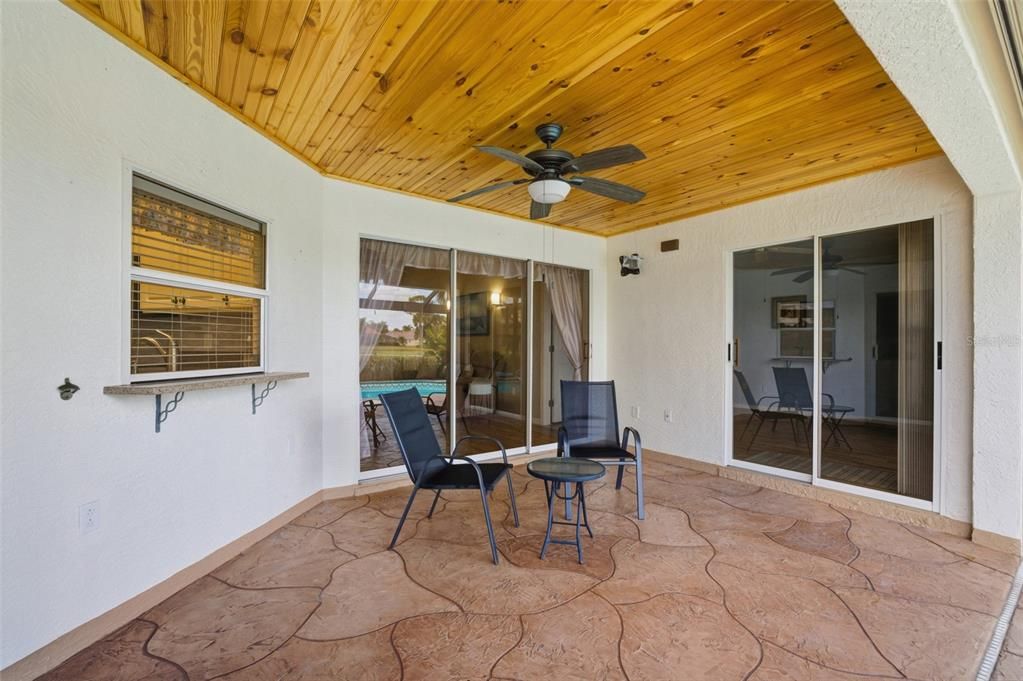 For Sale: $459,000 (2 beds, 2 baths, 1647 Square Feet)