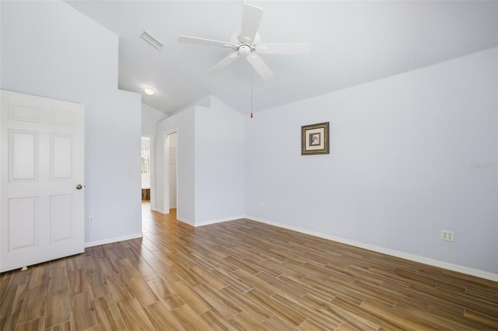 For Sale: $459,000 (2 beds, 2 baths, 1647 Square Feet)