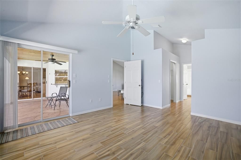 For Sale: $459,000 (2 beds, 2 baths, 1647 Square Feet)