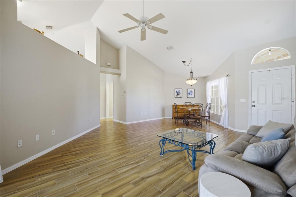 For Sale: $459,000 (2 beds, 2 baths, 1647 Square Feet)