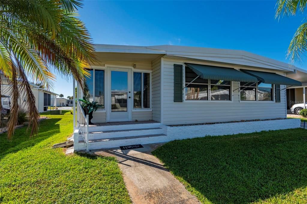 Active With Contract: $135,000 (2 beds, 2 baths, 1152 Square Feet)