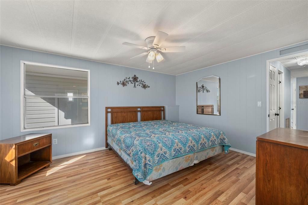 Active With Contract: $135,000 (2 beds, 2 baths, 1152 Square Feet)