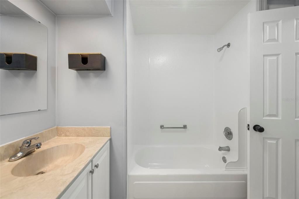 Active With Contract: $135,000 (2 beds, 2 baths, 1152 Square Feet)