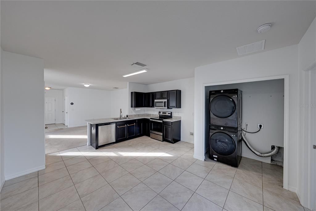 Active With Contract: $249,000 (3 beds, 2 baths, 1311 Square Feet)