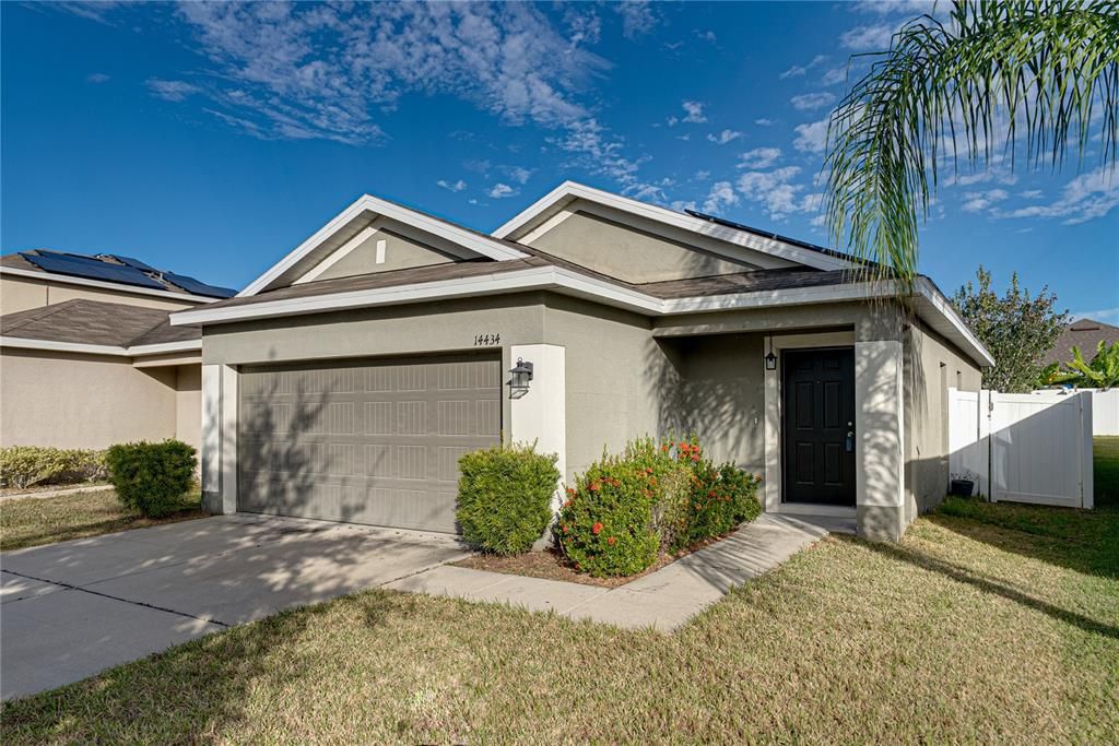 Active With Contract: $249,000 (3 beds, 2 baths, 1311 Square Feet)