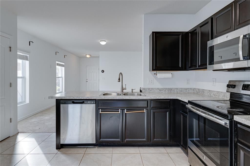Active With Contract: $249,000 (3 beds, 2 baths, 1311 Square Feet)