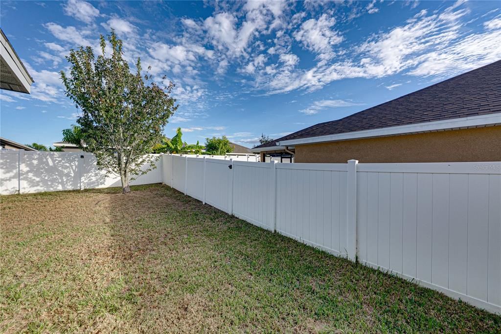 Active With Contract: $249,000 (3 beds, 2 baths, 1311 Square Feet)