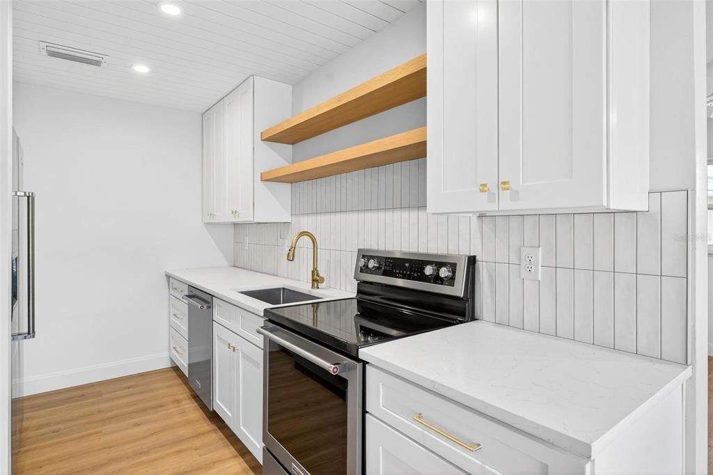 For Sale: $650,000 (4 beds, 0 baths, 2010 Square Feet)