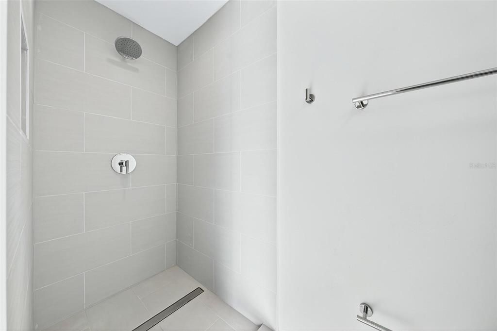 For Sale: $650,000 (4 beds, 0 baths, 2010 Square Feet)