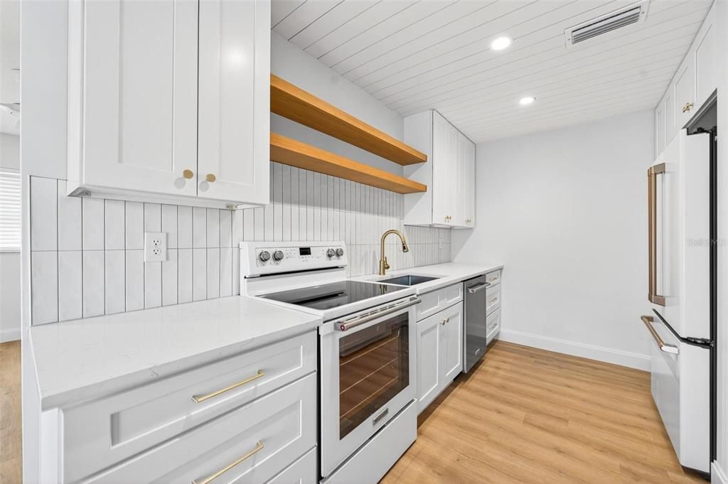 For Sale: $650,000 (4 beds, 0 baths, 2010 Square Feet)