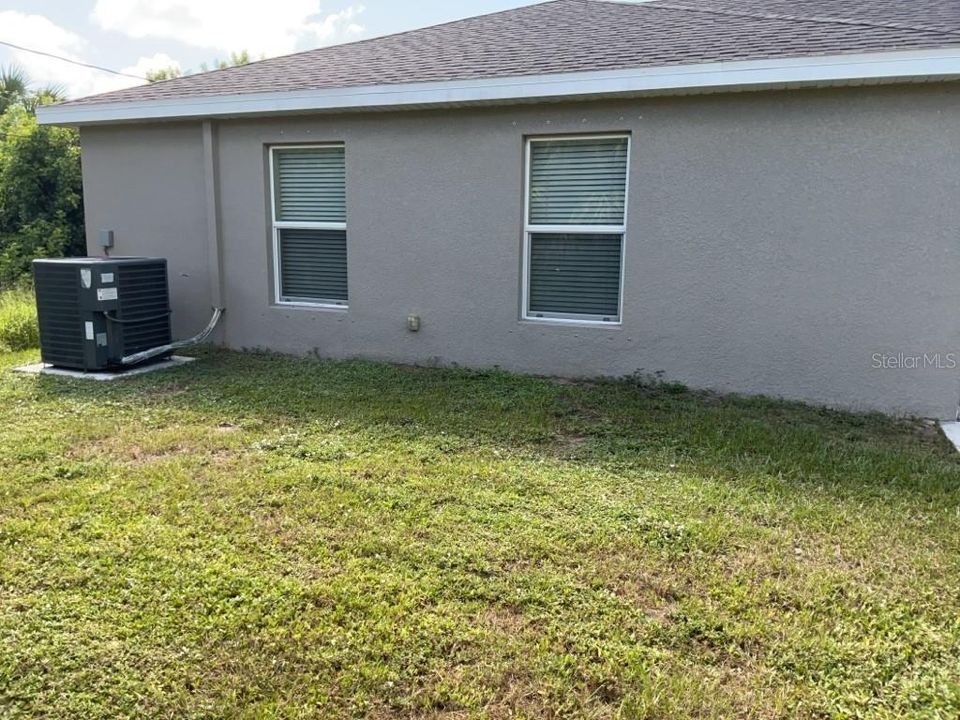 For Sale: $325,900 (4 beds, 2 baths, 1617 Square Feet)