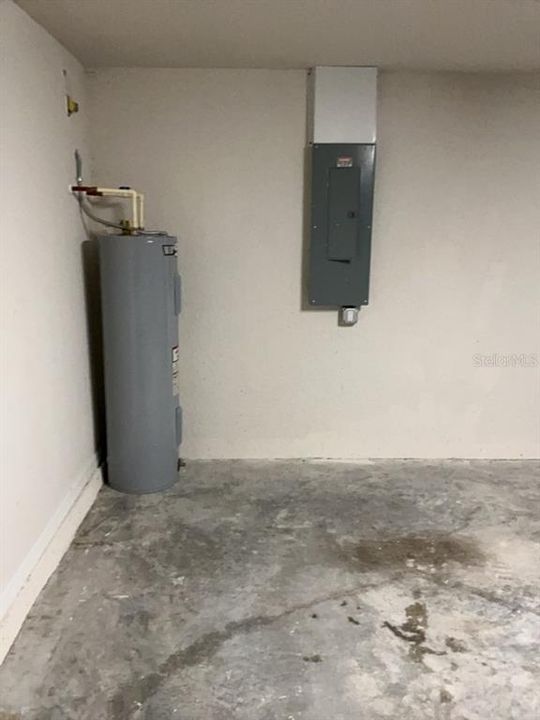 For Sale: $325,900 (4 beds, 2 baths, 1617 Square Feet)