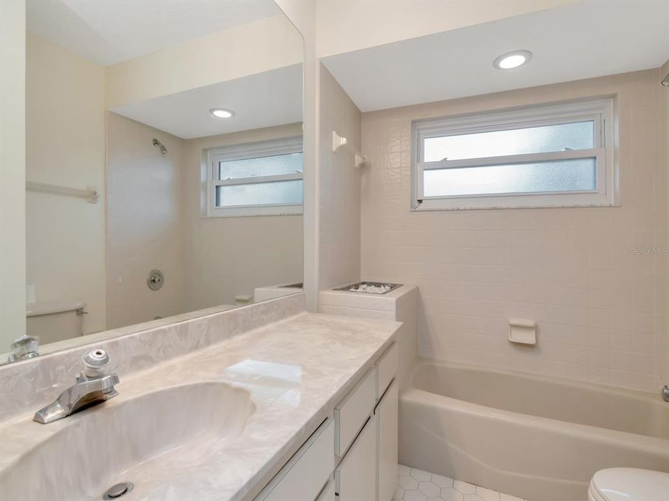 En Venta: $674,000 (4 camas, 3 baños, 2542 Pies cuadrados)