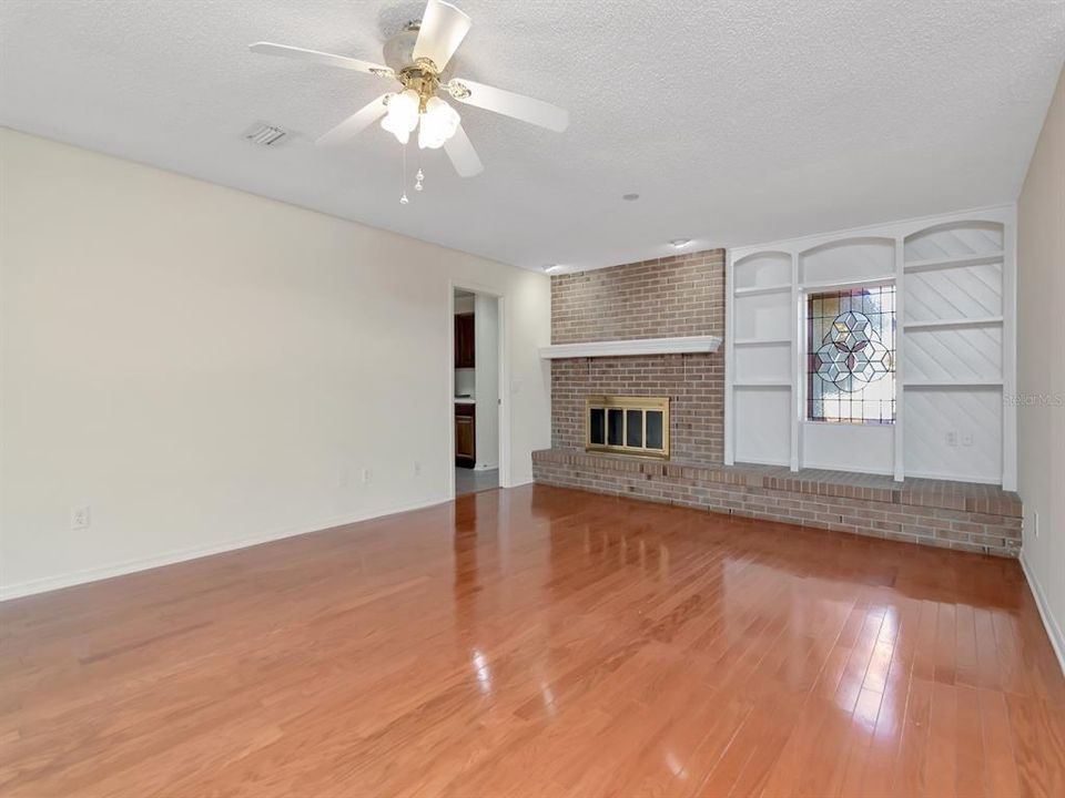 En Venta: $674,000 (4 camas, 3 baños, 2542 Pies cuadrados)