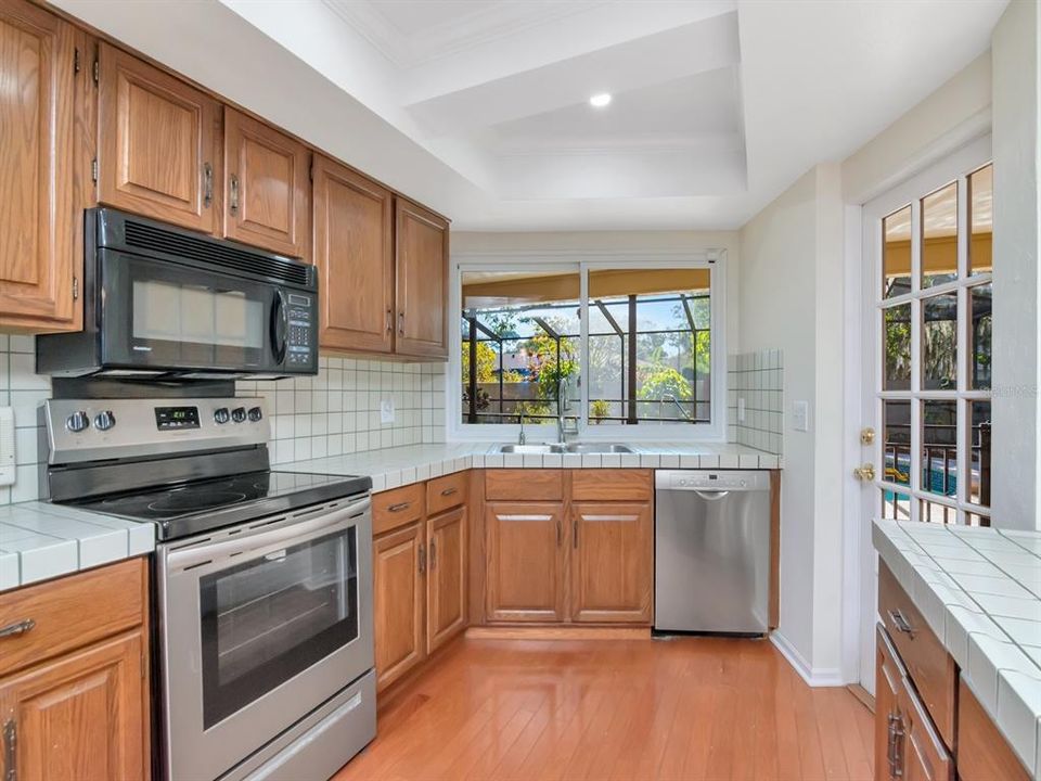 En Venta: $674,000 (4 camas, 3 baños, 2542 Pies cuadrados)