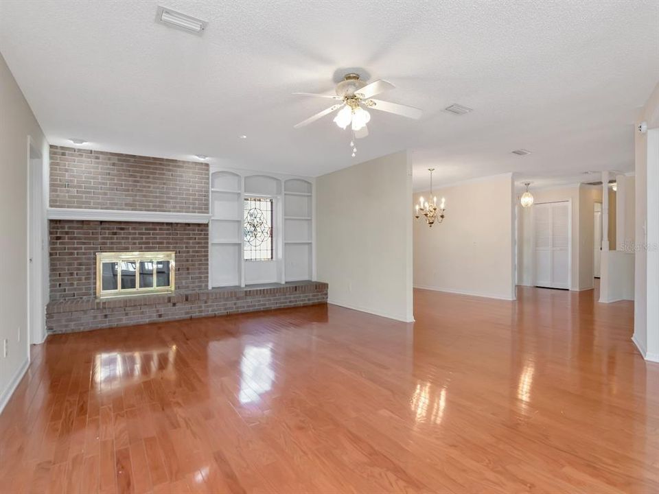 En Venta: $674,000 (4 camas, 3 baños, 2542 Pies cuadrados)