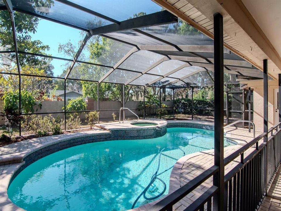 En Venta: $674,000 (4 camas, 3 baños, 2542 Pies cuadrados)