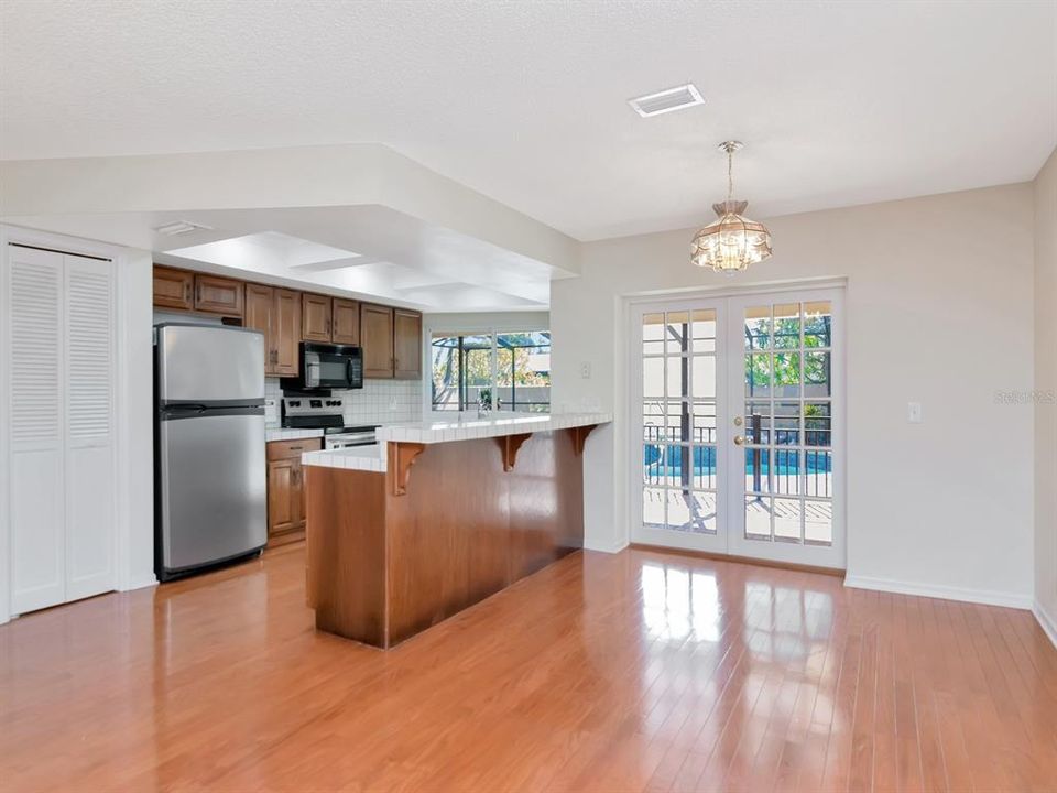 En Venta: $674,000 (4 camas, 3 baños, 2542 Pies cuadrados)