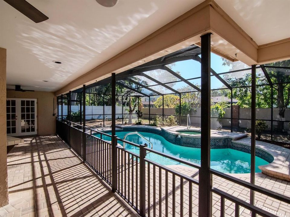 En Venta: $674,000 (4 camas, 3 baños, 2542 Pies cuadrados)