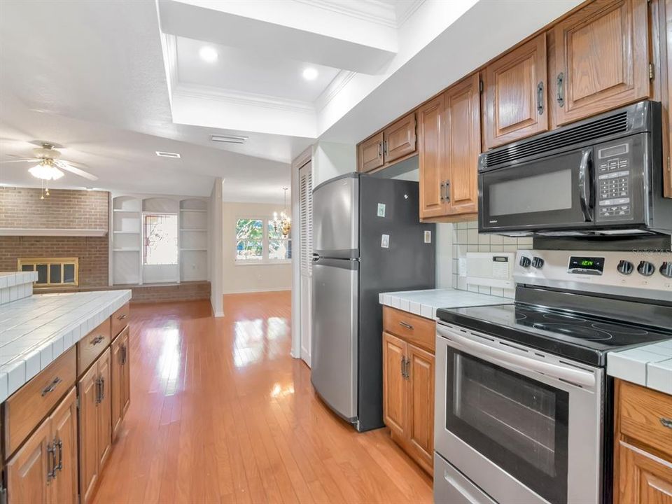 En Venta: $674,000 (4 camas, 3 baños, 2542 Pies cuadrados)