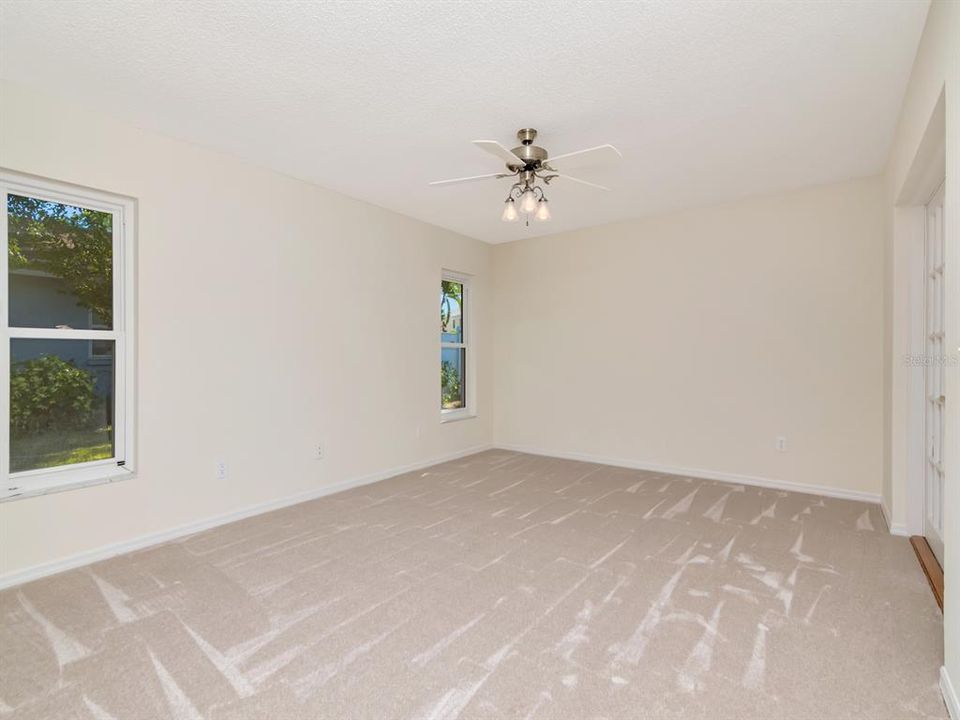 En Venta: $674,000 (4 camas, 3 baños, 2542 Pies cuadrados)