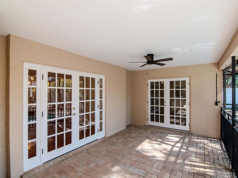 En Venta: $674,000 (4 camas, 3 baños, 2542 Pies cuadrados)