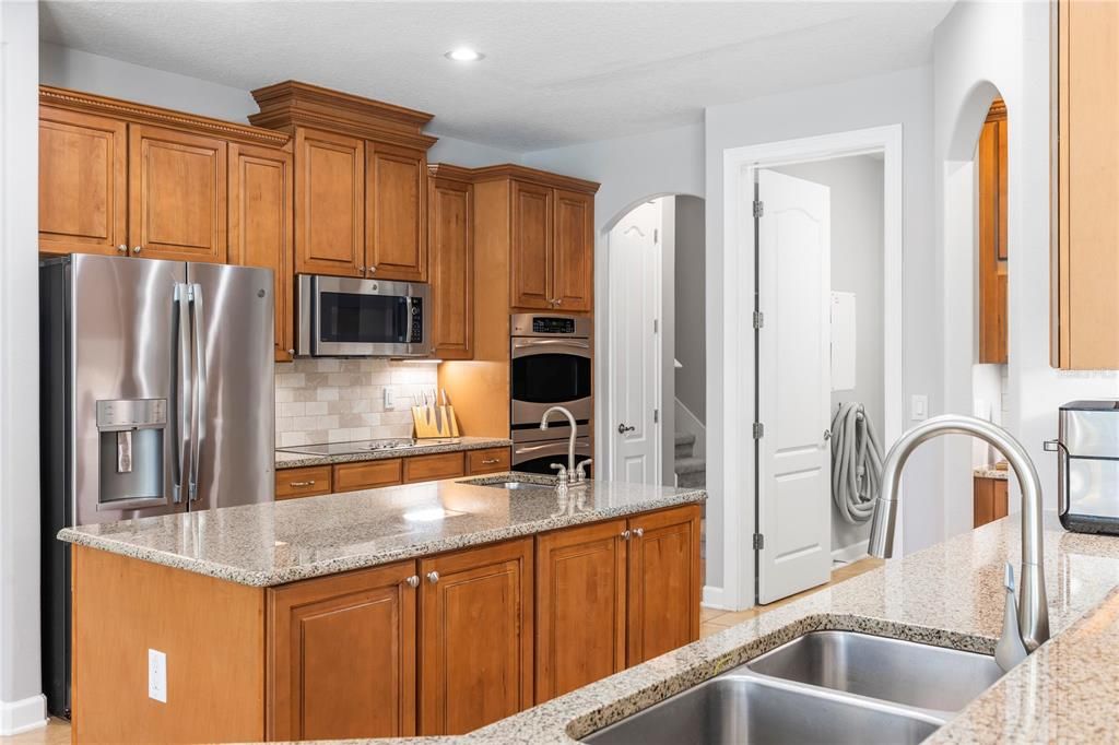 Active With Contract: $975,000 (4 beds, 4 baths, 3862 Square Feet)