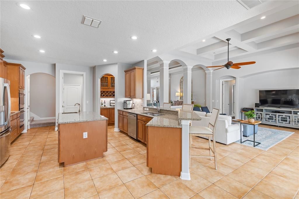 Active With Contract: $975,000 (4 beds, 4 baths, 3862 Square Feet)