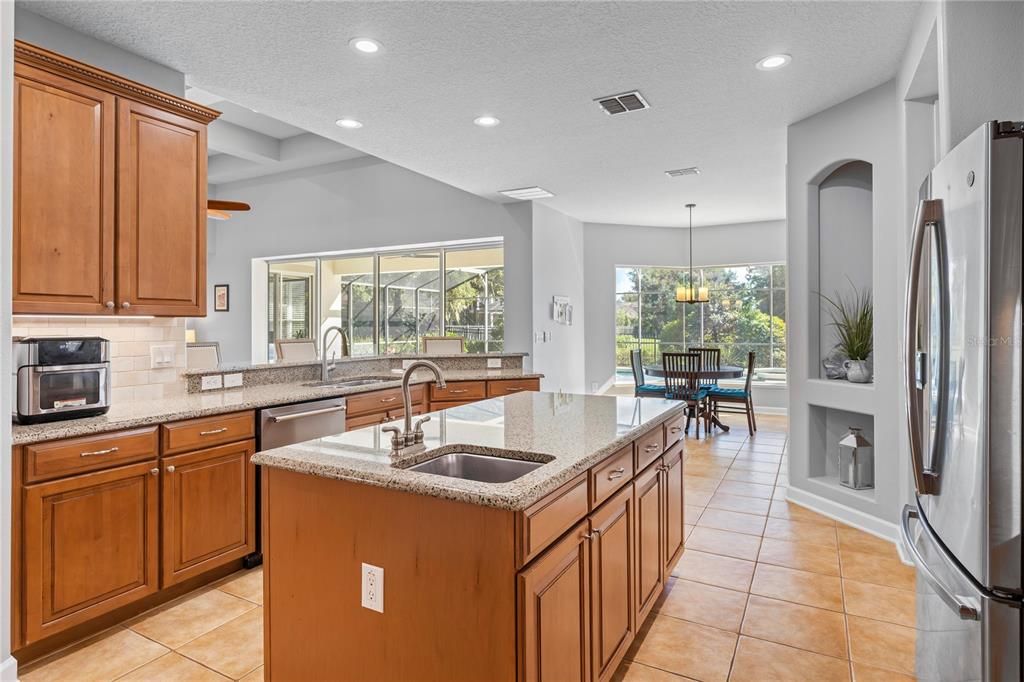 Active With Contract: $975,000 (4 beds, 4 baths, 3862 Square Feet)