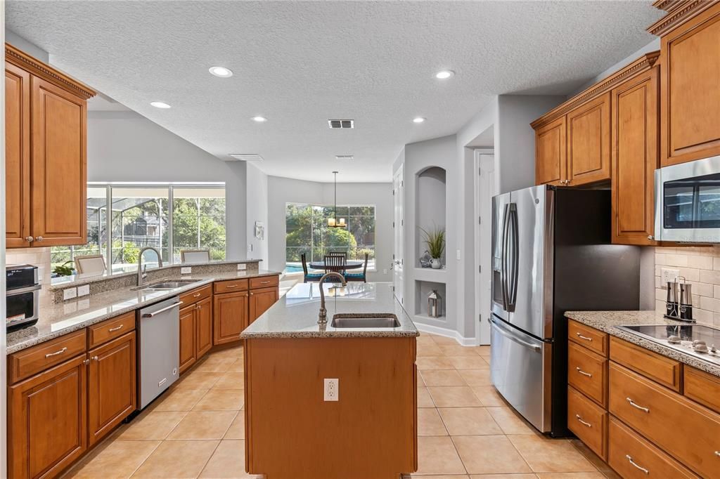 Active With Contract: $975,000 (4 beds, 4 baths, 3862 Square Feet)