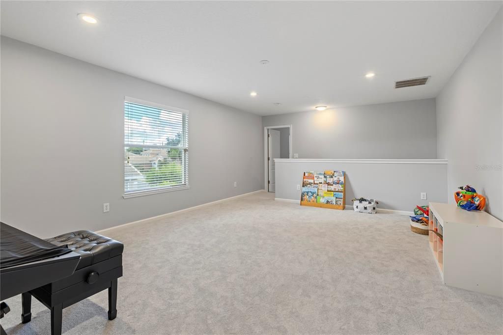 Active With Contract: $975,000 (4 beds, 4 baths, 3862 Square Feet)