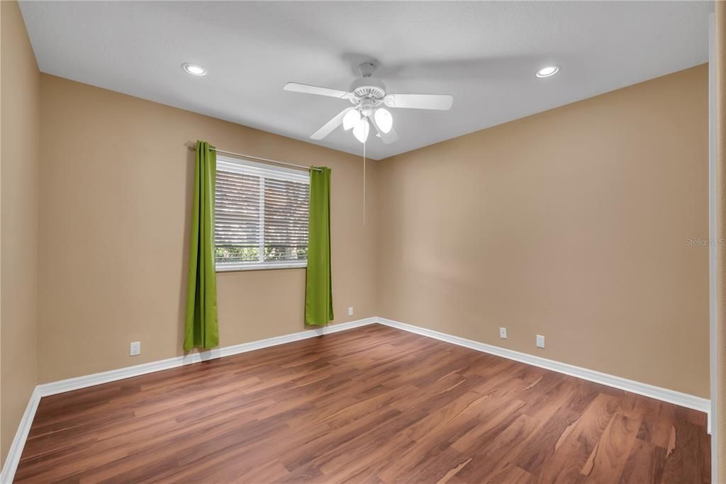 合同活跃: $3,250 (4 贝兹, 3 浴室, 3248 平方英尺)