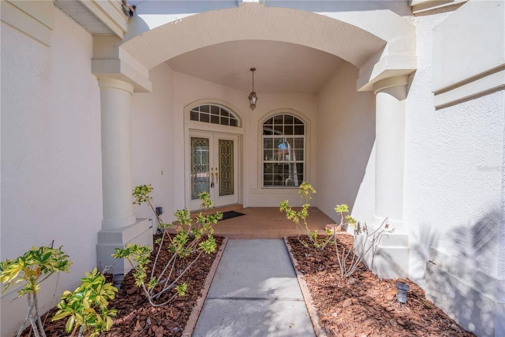 合同活跃: $3,250 (4 贝兹, 3 浴室, 3248 平方英尺)