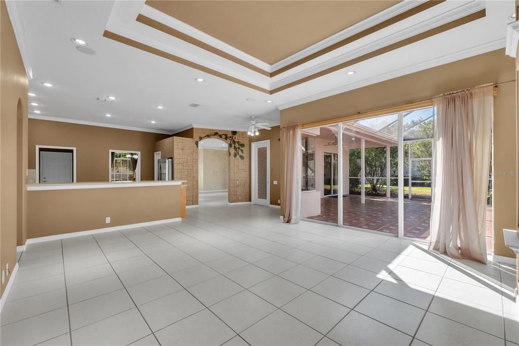 合同活跃: $3,250 (4 贝兹, 3 浴室, 3248 平方英尺)