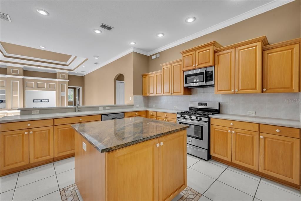 合同活跃: $3,250 (4 贝兹, 3 浴室, 3248 平方英尺)