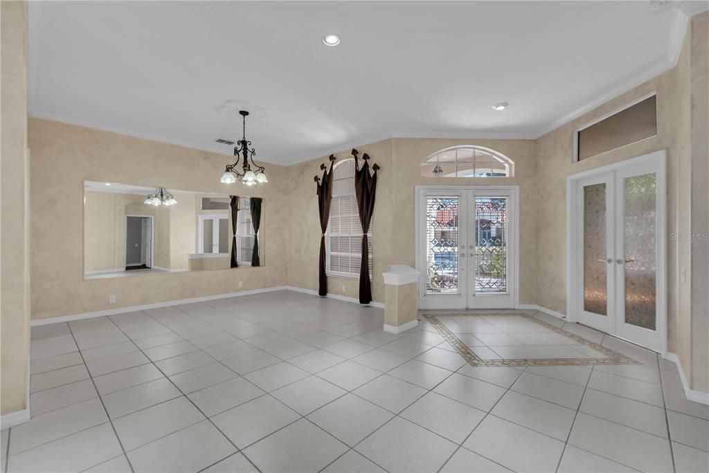 合同活跃: $3,250 (4 贝兹, 3 浴室, 3248 平方英尺)